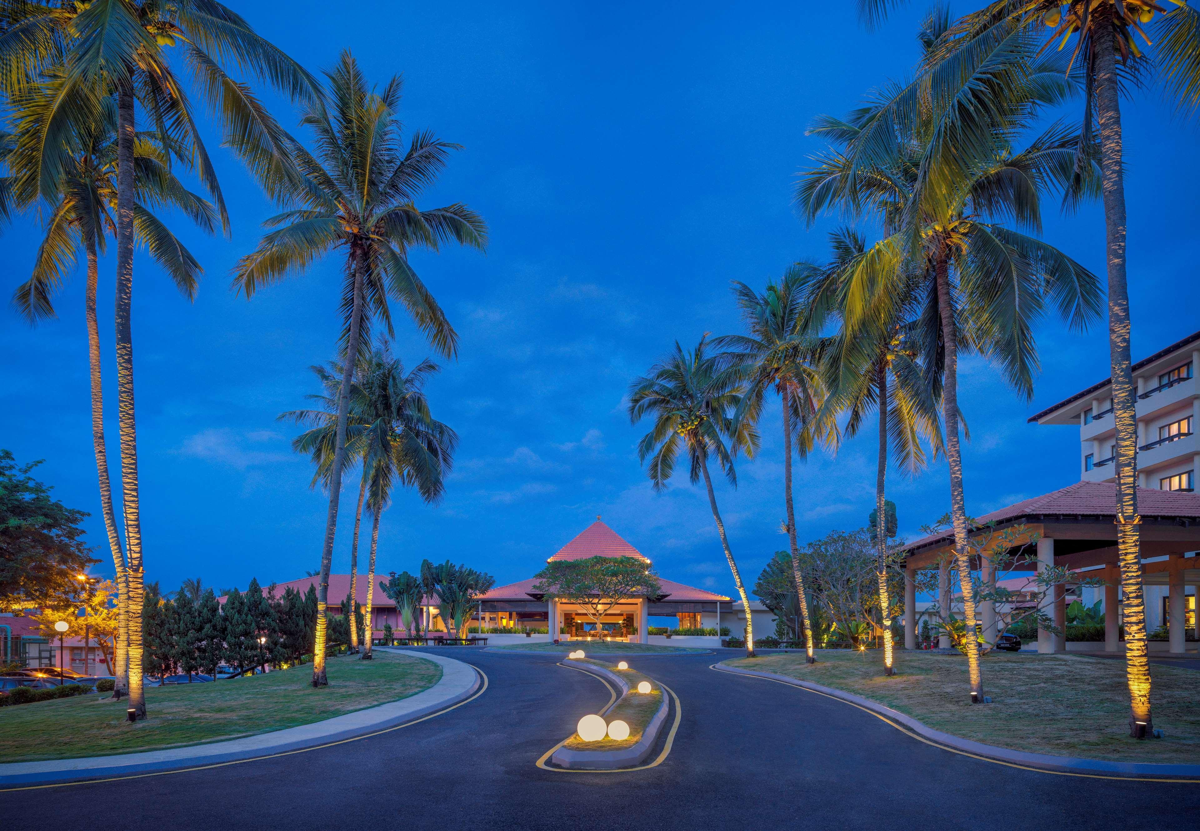 Hyatt Regency Kuantan Resort Eksteriør bilde The Royal Paradise Hotel and Spa