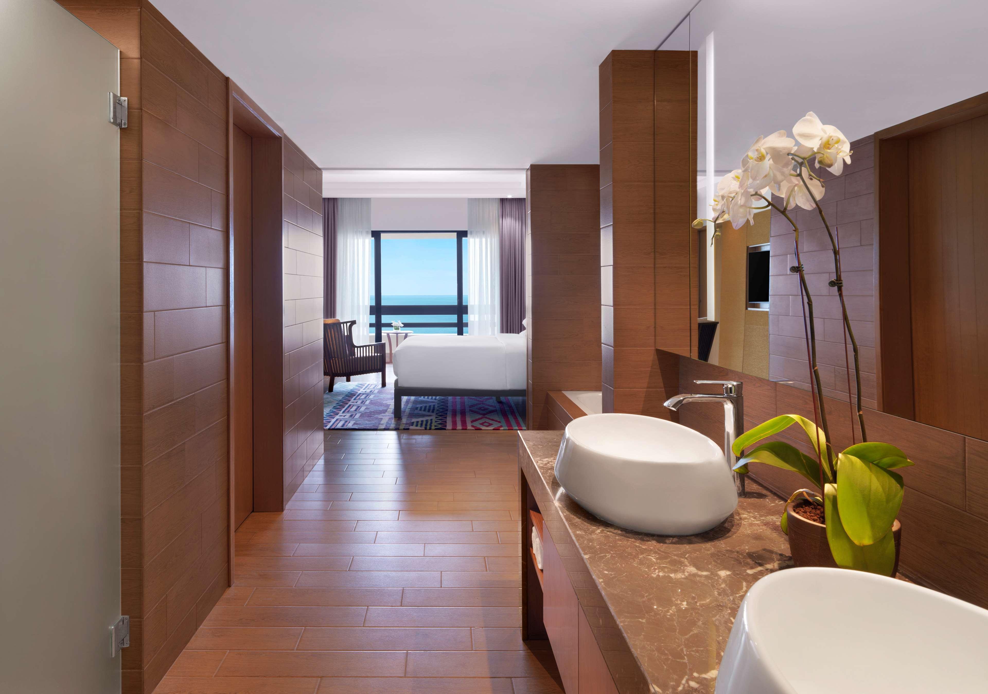 Hyatt Regency Kuantan Resort Eksteriør bilde A bathroom at the hotel