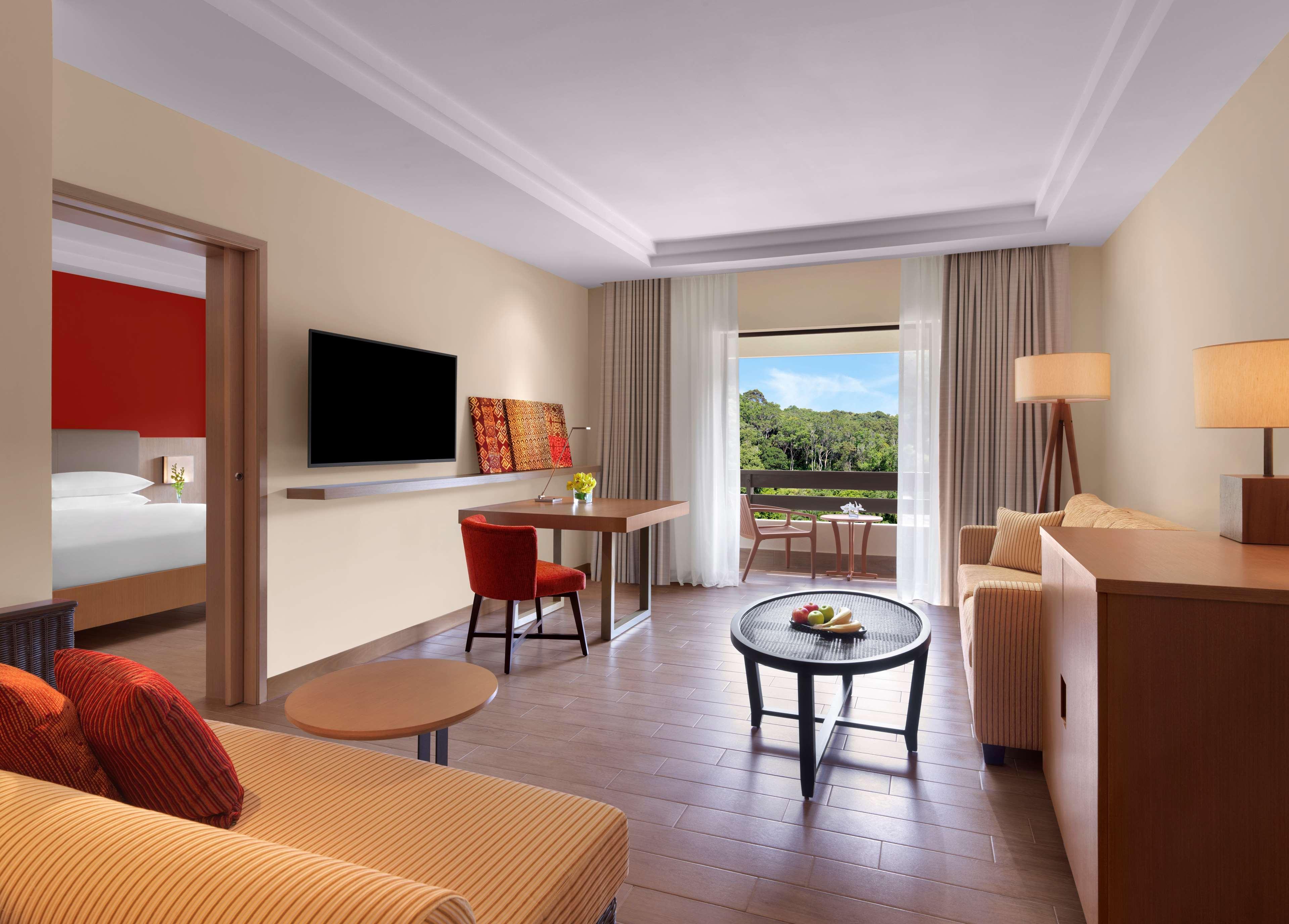 Hyatt Regency Kuantan Resort Eksteriør bilde A suite at the Hilton Athens