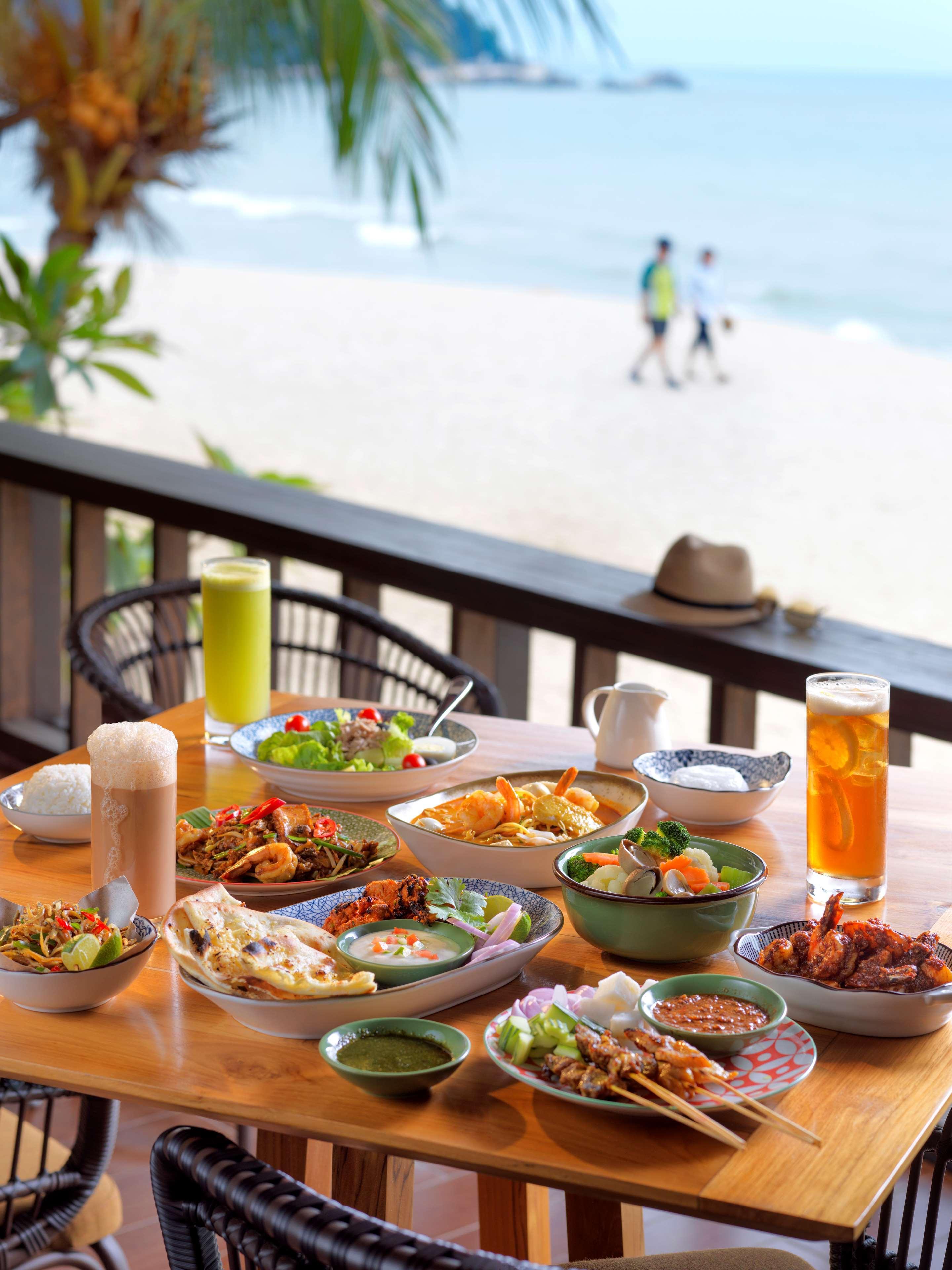 Hyatt Regency Kuantan Resort Eksteriør bilde A selection of Thai cuisine