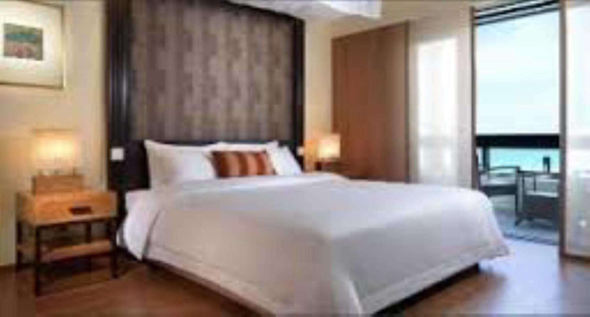 Hyatt Regency Kuantan Resort Eksteriør bilde A bedroom at the hotel